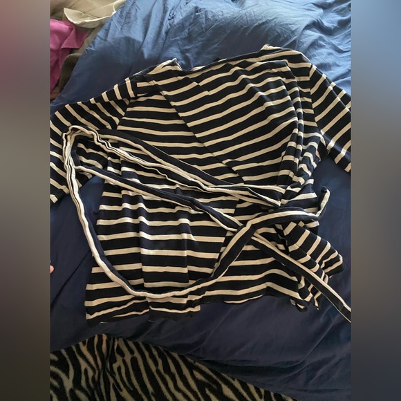 👡💓👀J. Crew XL Navy and Cream striped long sleeve shirt - Picture 4 of 4